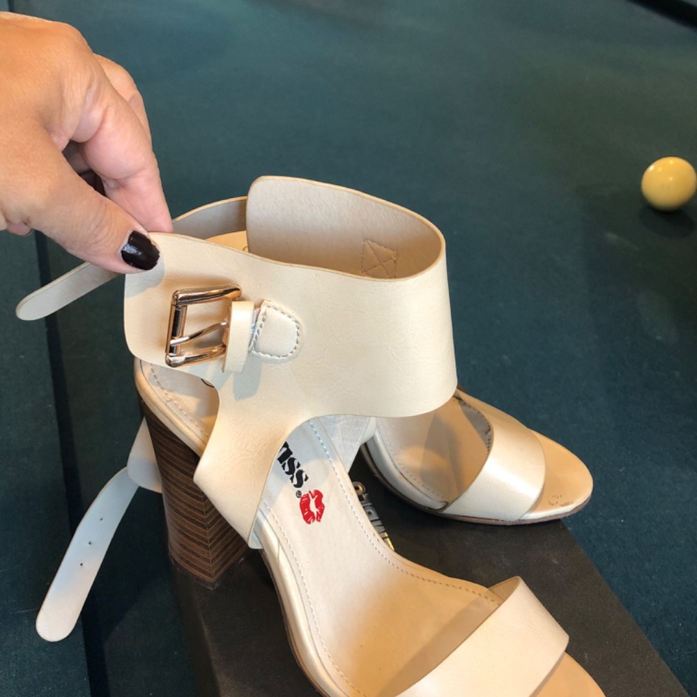 Shoes - Picture 15 of 16